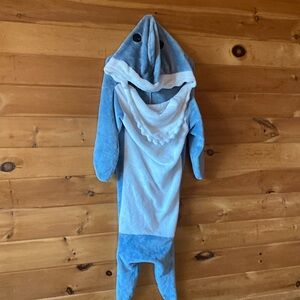 Viral shark “onsie”